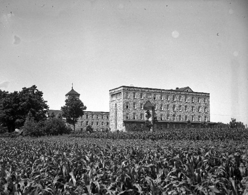 Monatere des Peres redemptoristes 1947 Aylmer.jpg