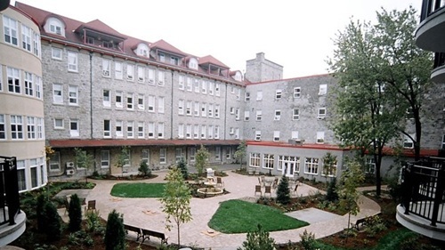Monatere des Peres redemptoristes Chartwell Aylmer.jpg